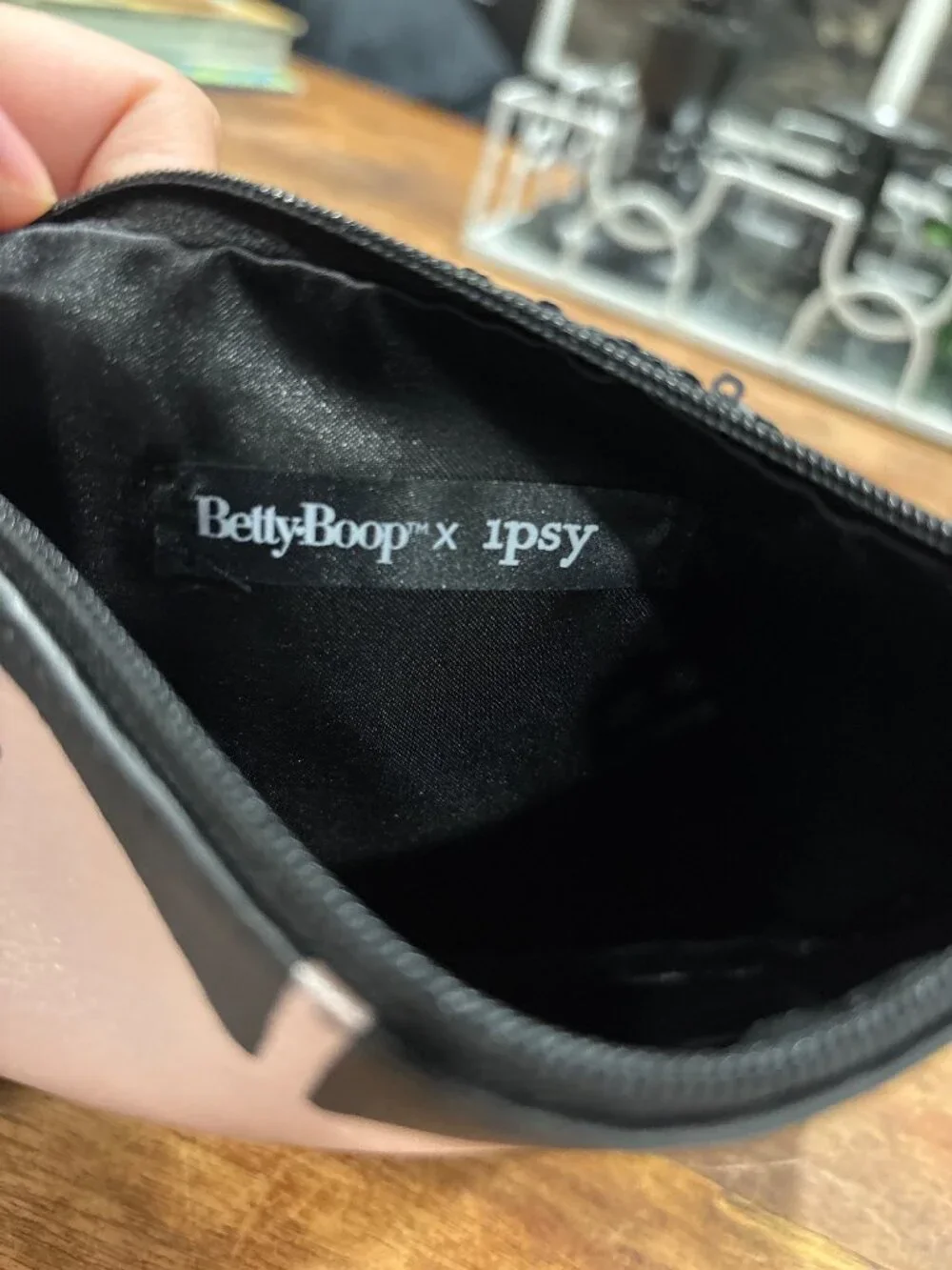 Betty Boop X Ipsy Black Sequin Makeup Bag  Pink Cartoon Eye Print & Zipper Heart